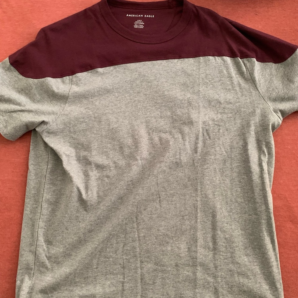 American Eagle tee